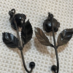 薔薇のフック2個セットの画像