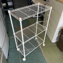 【リサイクルサービス八光】幅60㎝　ホワイト　3段メタルラック　キャスター付きの画像