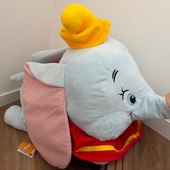 新品✨ディズニー★特大ダンボのぬいぐるみ★の画像