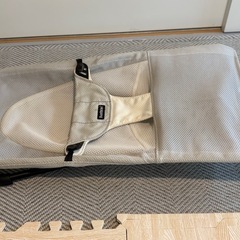  【無料】ベビービヨルン バウンサー｜メッシュ・ライトグレーの画像