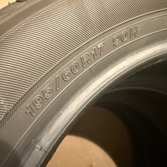 【美品】YOKOHAMA 195/60R17 タイヤ4本の画像