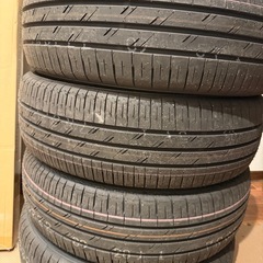 【美品】YOKOHAMA 195/60R17 タイヤ4本の画像