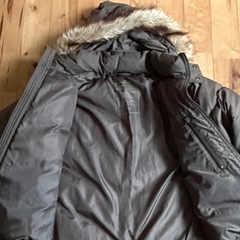 UNIQLO  オールド　ユニクロ　 プレミアムダウンジャケットカーキ色　ファー付き Lサイズの画像