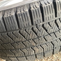スタッドレスタイヤの画像