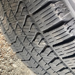 スタッドレスタイヤの画像