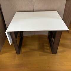 ニトリ　ダイニングテーブル チェア2脚セットの画像