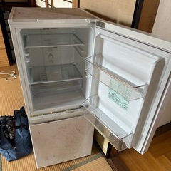 2ドア冷蔵庫の画像