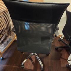 ＜先行の方と折衝中＞ハイバック爽快メッシュチェア ２脚 中古品 引取希望の画像