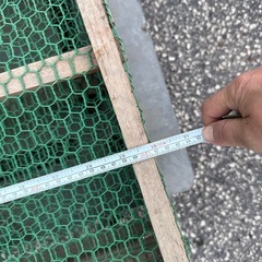 エビラ　干し網　木枠ビニール亀甲金網製の画像