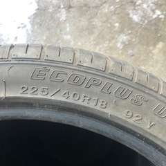海外製 225/40r18 夏 4本の画像