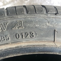 海外製 225/40r18 夏 4本の画像