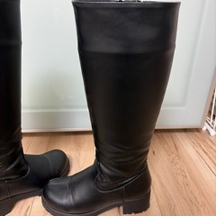 chico ロングブーツ 22.5の画像