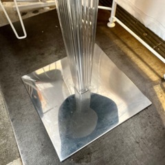 Kartell TOPTOP スクウェアベース 希少 カルテル トップトップ テーブル 丸テーブル カフェテーブル ダイニングテーブル ラウンドテーブル デザイナーズ家具 イタリア家具 モダン家具 店舗什器 toptop kartel KARTELの画像