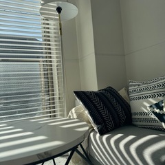 【値下げ済み】白の木のブラインドカーテン　4,000円の画像