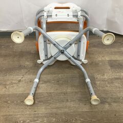 積水ハウステック シャワーチェア ひじかけ付 オレンジ 入浴介助 介護用品 25l菊NSの画像