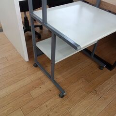 ★ジモティ割あり★  PCデスク グレー H122×D61×W65 クリーニング済み TK7816の画像