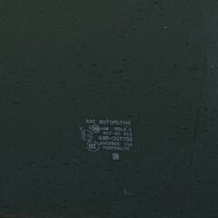 ハイエース200系　左側スライドドアガラスの画像