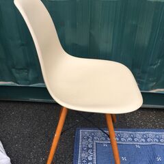 JM20579S)シェルサイドチェア 幅：約54cm 高さ：約82cm  奥行：約47cm 中古品【取りに来られる方限定】の画像