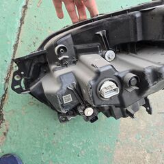 エヌボックス ヘッドライト 右の画像