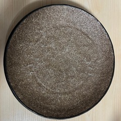 大きいお皿、茶色、3つセットの画像