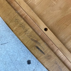 12/25まで店頭商品一部を除き半額クリスマスSALE!!開催中 　イ2512-245 ダイニングテーブルセット 椅子4脚付き  ライトブラウン W1800 キズ汚れ有り ネジ欠損箇所有り ※バラ売り不可の画像