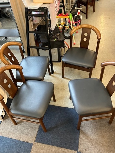 12/25まで店頭商品一部を除き半額クリスマスSALE!!開催中 　イ2512-245 ダイニングテーブルセット 椅子4脚付き  ライトブラウン W1800 キズ汚れ有り ネジ欠損箇所有り ※バラ売り不可 2024年クリスマス用オーナメントのご案内｜NEWS｜marubishi ideat Online