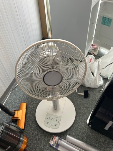 ①扇風機(HITACHI・2013年製) (彩) 松戸の家電の中古あげます・譲り