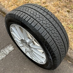 ボルボ　スタッドレスタイヤの画像