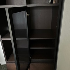 ⑥オフィス用ガラス戸付き棚の画像