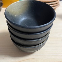 お皿、小鉢、黒色、4つの画像