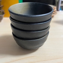 お皿、小鉢、黒色、4つの画像