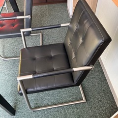 ⑧黒いいす×2の画像