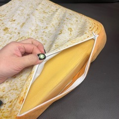 【中古】食パンクッションの画像