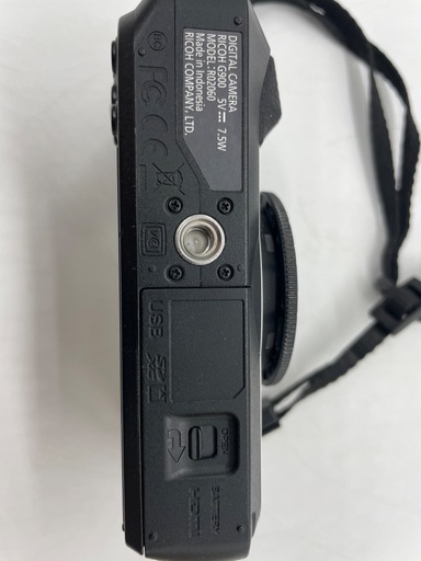 【トレファク足立扇店】 ﾃﾞｼﾞﾀﾙｶﾒﾗ RICOH Ｇ900 R0260 付属品完備 箱付