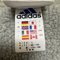 adidas ベンチコートの画像