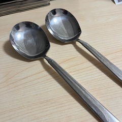 大きいスプーン、銀色2つの画像