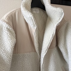 C.O.L.Z.Aモコモコホワイト＆ベージュアウターの画像