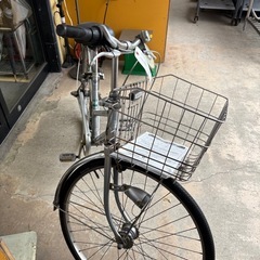 《リユースマン倉敷》自転車 26インチ シルバー ママチャリ ブリジストンの画像