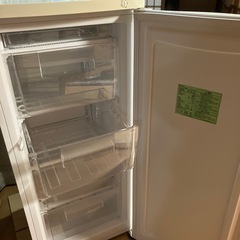 ヤマダデンキ　オリジナル冷凍庫　Yrt-c15bの画像