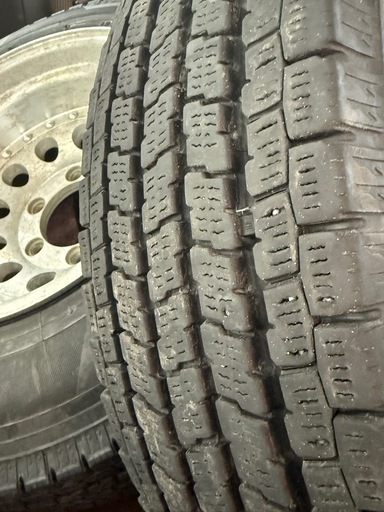ヨコハマスタッドレス195.80R15