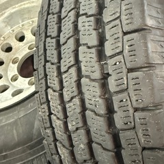 195.80R15ヨコハマスタッドレス明日までに持って行ってくれる人5千円引きしますの画像