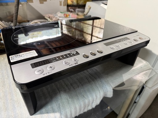 アイリスオーヤマ 2口 IHクッキングヒーター 工事不要 1400W 100V 脚付き ブラック IHK-W12SP-B