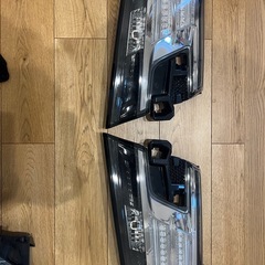 30ヴェルファイア　　純正テールの画像