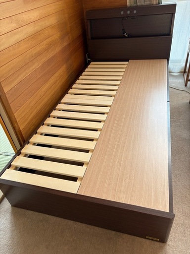 美品フランスベットフレームのみ　引き出し付き