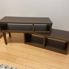 変形自由自在の飾り棚の画像