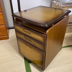 学習机サイド机？の画像