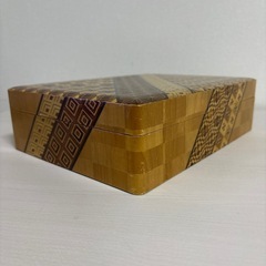 箱根寄木細工の箱　工芸品の画像