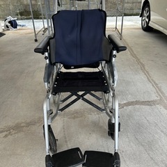 介助用折りたたみアルミ製車椅子
の画像