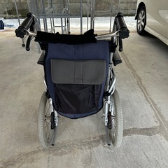 介助用折りたたみアルミ製車椅子
の画像