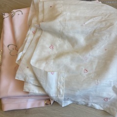 カーテンの画像